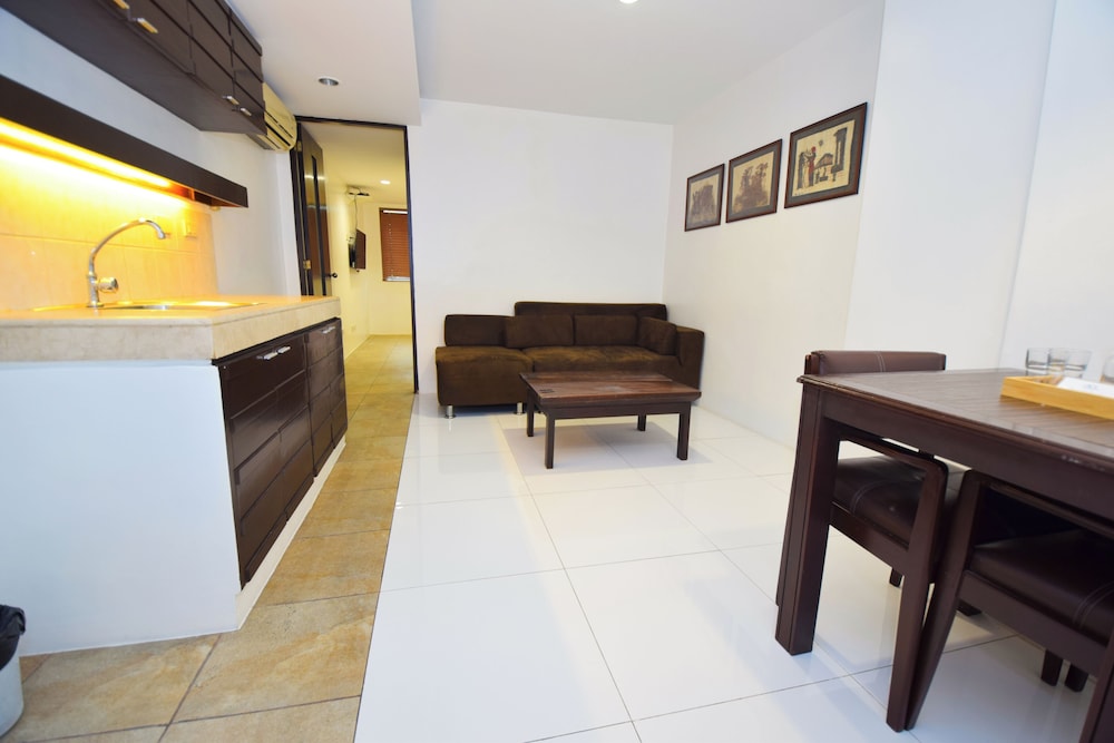 Acl Suites 37/41