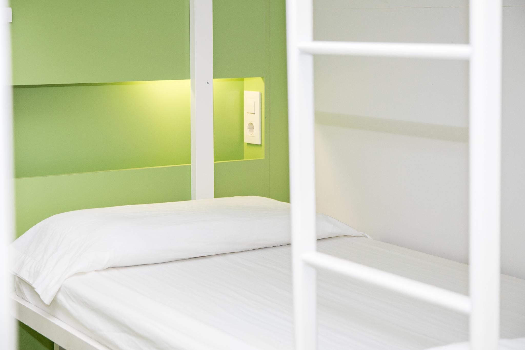 Female Dorm, Female Only, 8 Beds
