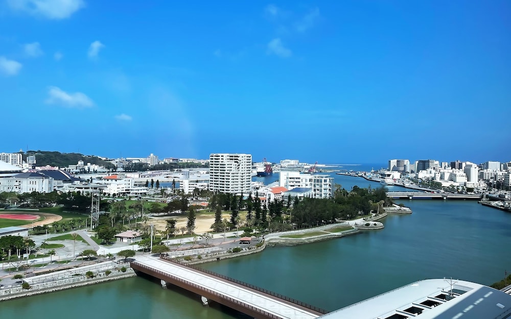 Mercure Okinawa Naha 60/65