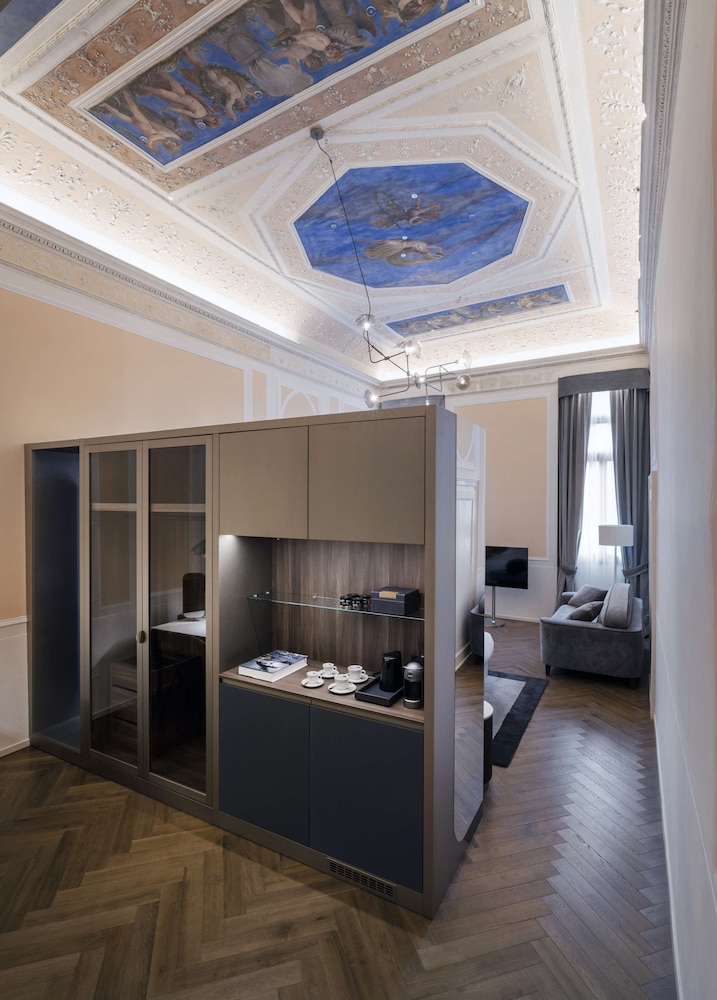 Radisson Collection Hotel, Palazzo Nani Venice 58/77