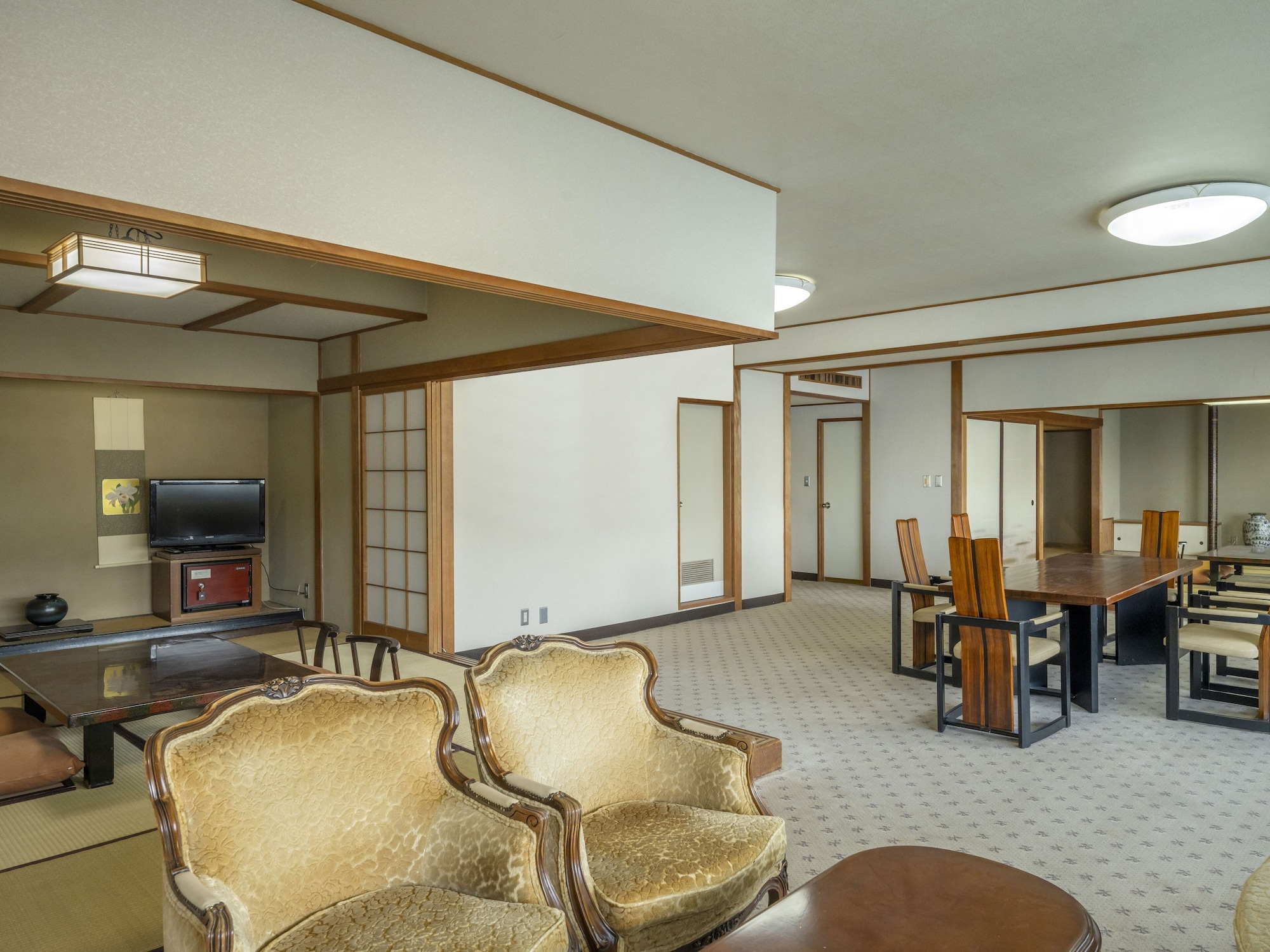 Ocean, 11 Futon Beds, Tatami