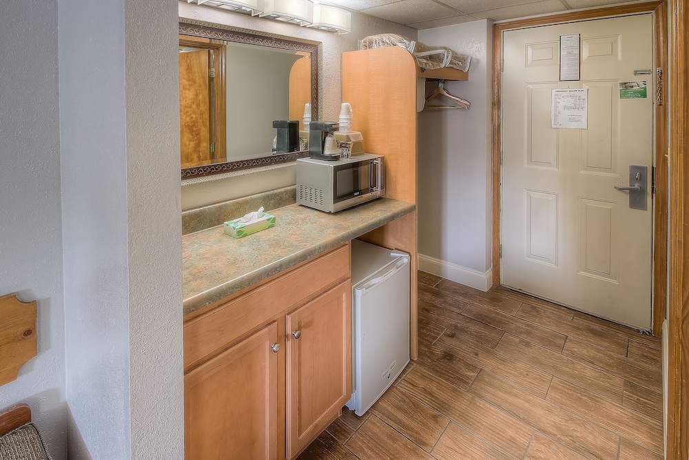 Accommodation By Willow Brook Lodge 61/63
