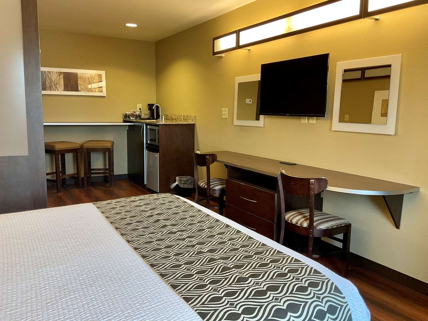 SureStay Plus Hotel by Best Western Buckhannon 18/26
