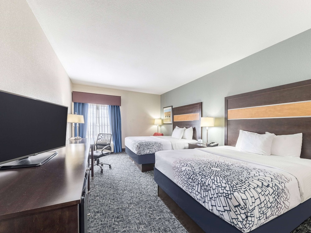La Quinta Inn & Suites by Wyndham Tulsa - Catoosa Route 66 5/36