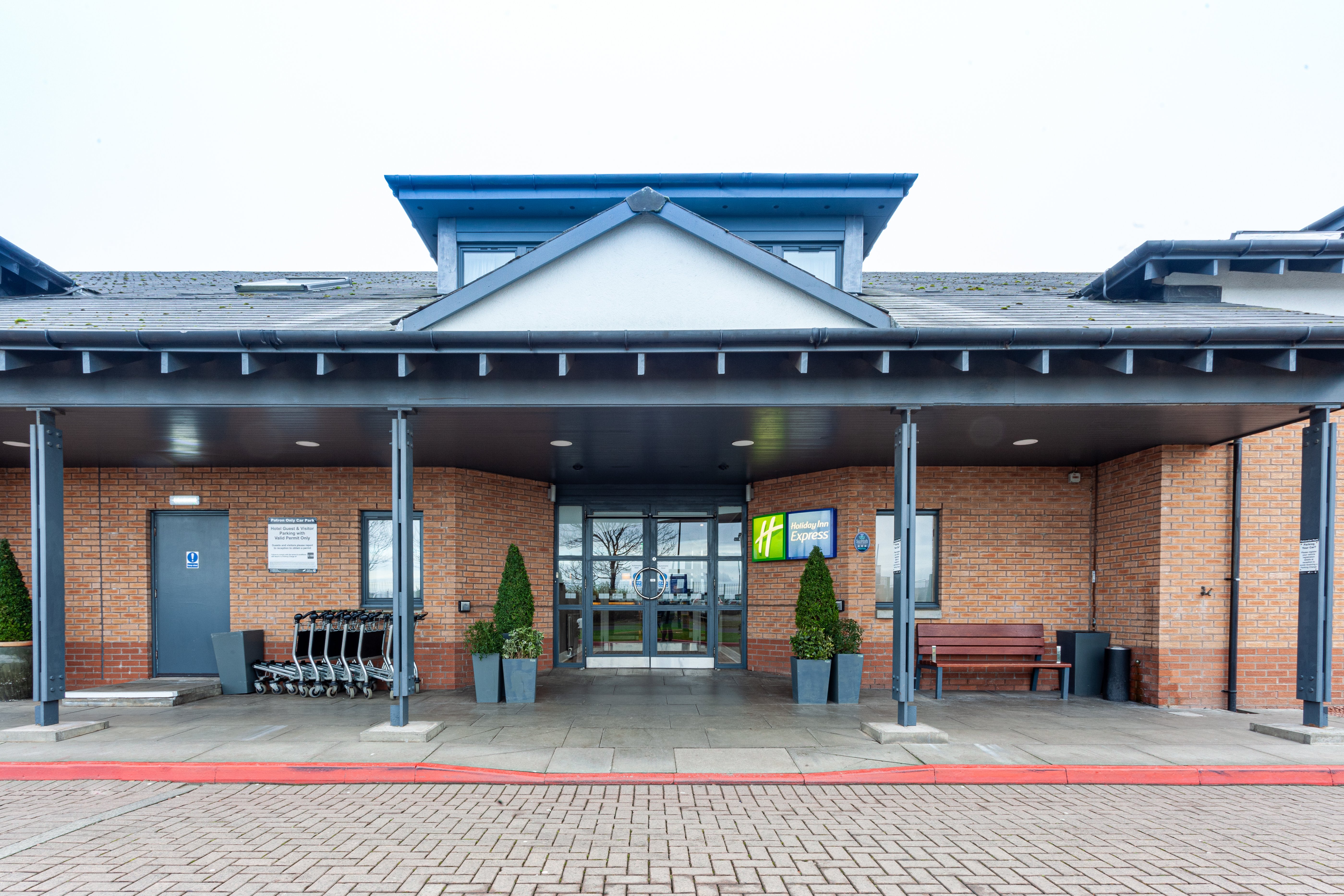 Holiday Inn Express Edinburgh Airport Ex Quality Edinburgh Airport 2/53
