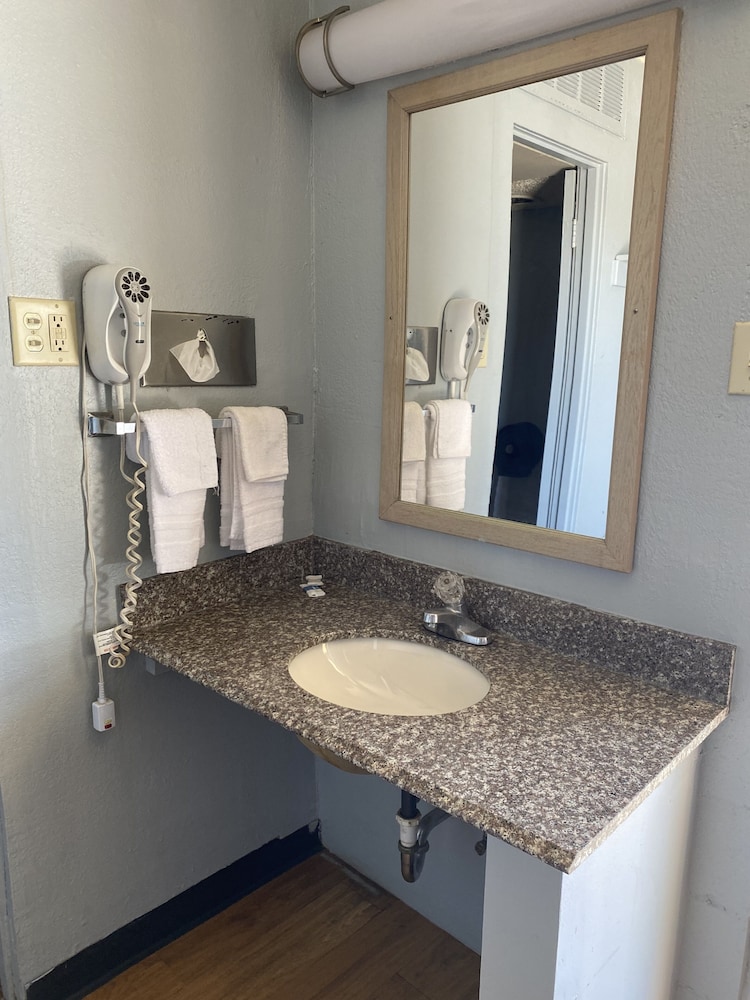 Travel Inn Abilene 4/7
