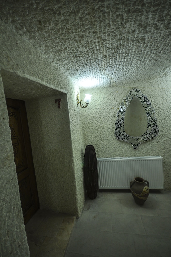 Miracle Cave Hotel 28/50