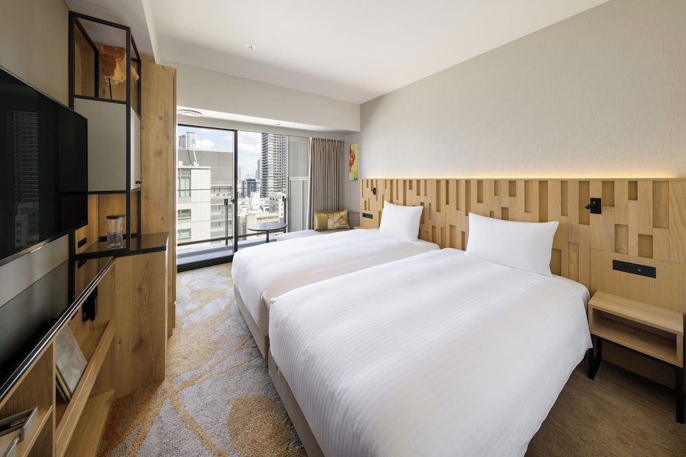 HOLLYWOOD, SUPERIOR, TWIN BEDS