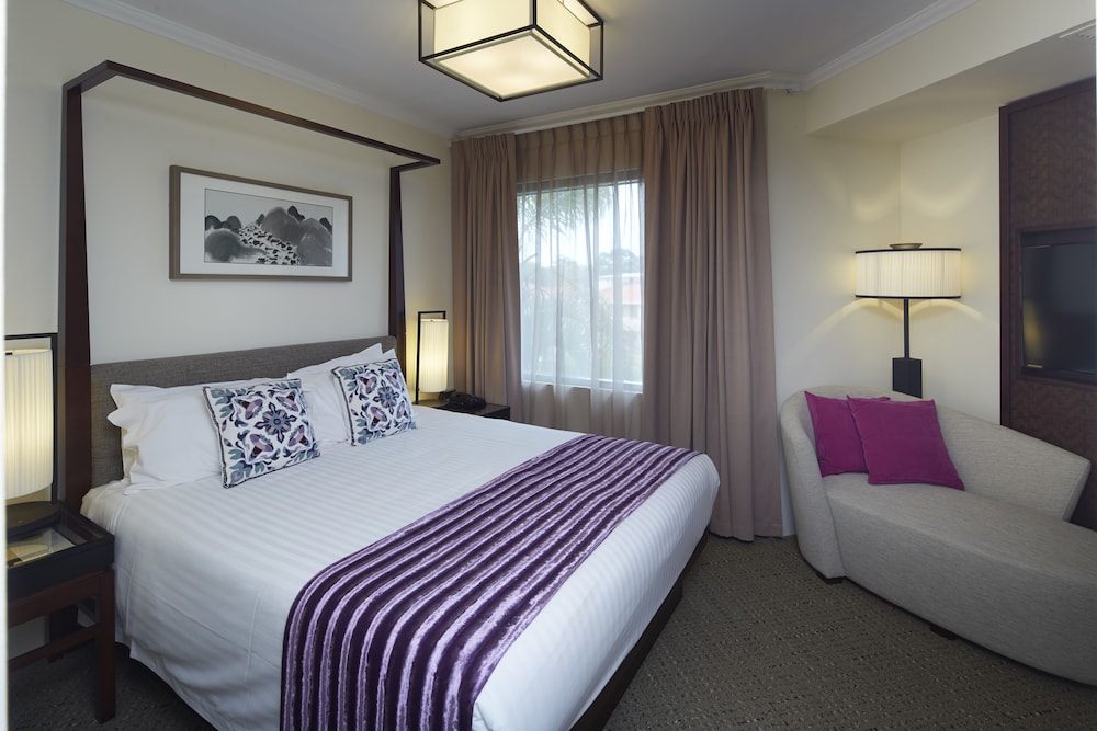 ROOM, QUEEN BED, ACCESSIBLE