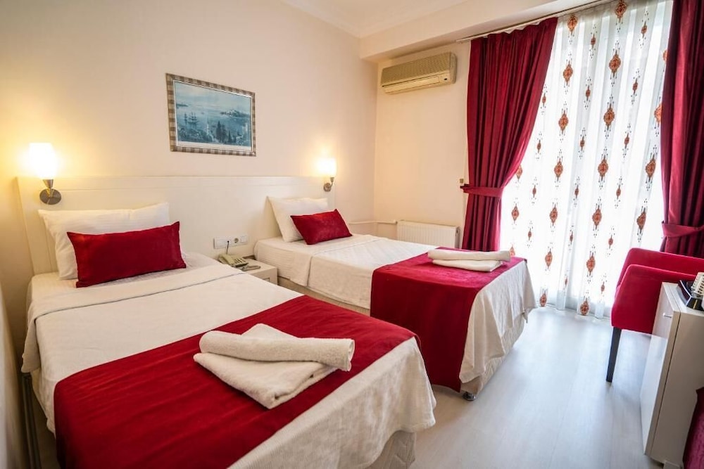 Ayapam Hotel 6/40