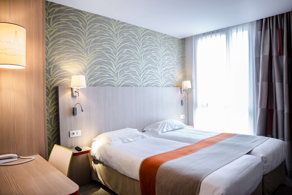 KYRIAD PRESTIGE SAINT MALO 26/64
