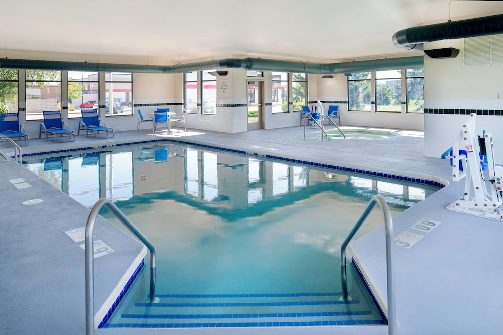 swimming pool spa
