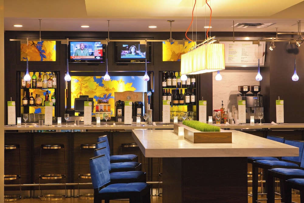 Courtyard By Marriott Alexandria Pentagon South 12/20