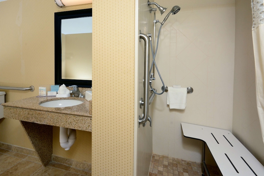 Hampton Inn Raleightown of Wake Forest 29/57