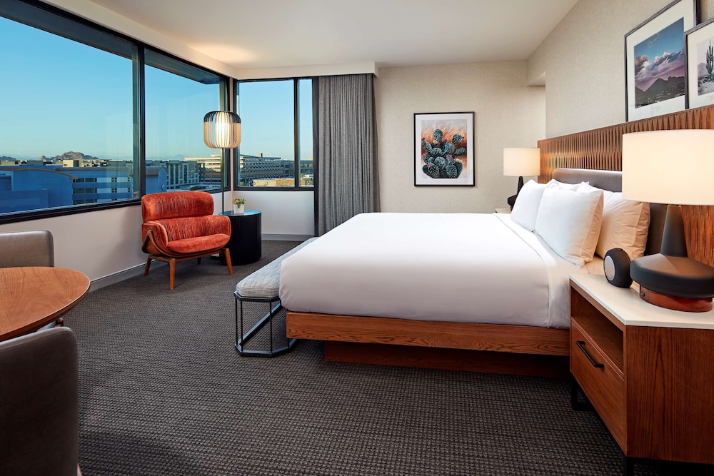 Sonora, Swim, Club, King Bed