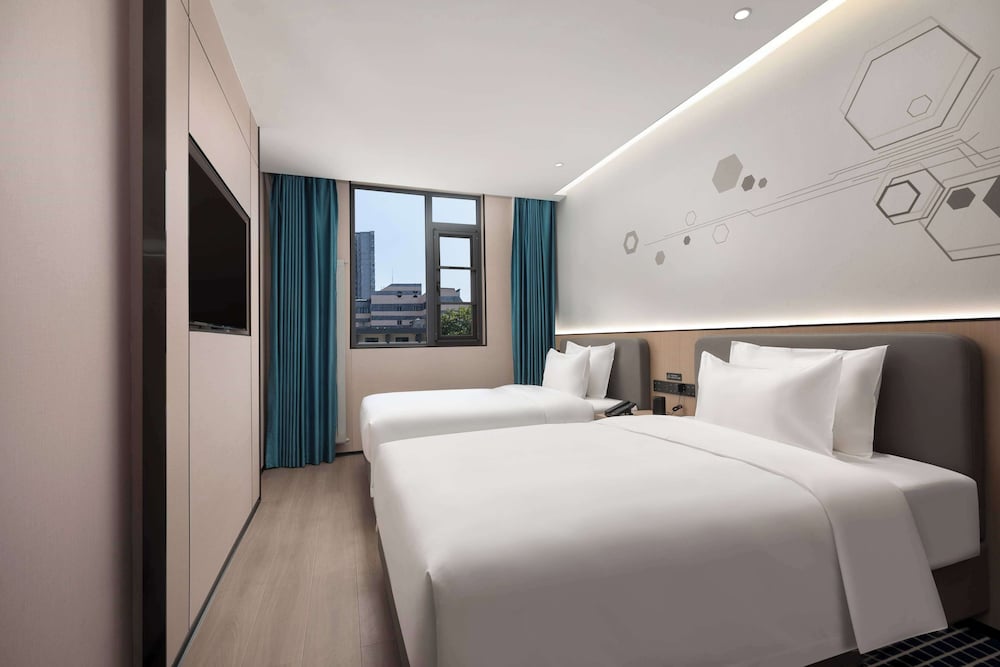 SELECT, TWIN BEDS, SMOKING