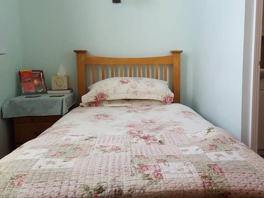 White Guest House 8/19