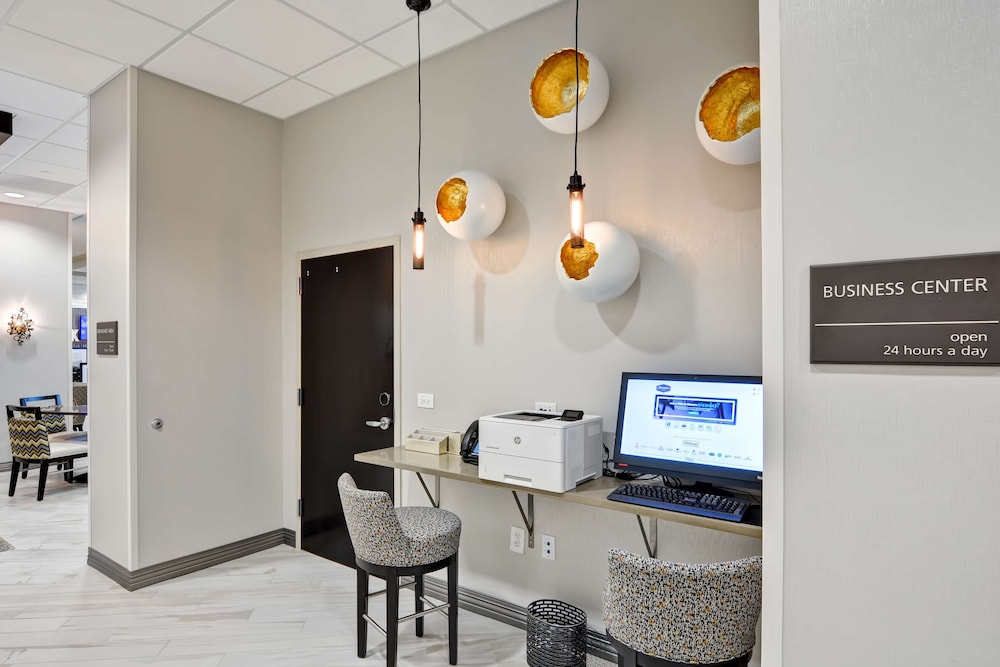 Hampton Inn Kennesaw 33/44