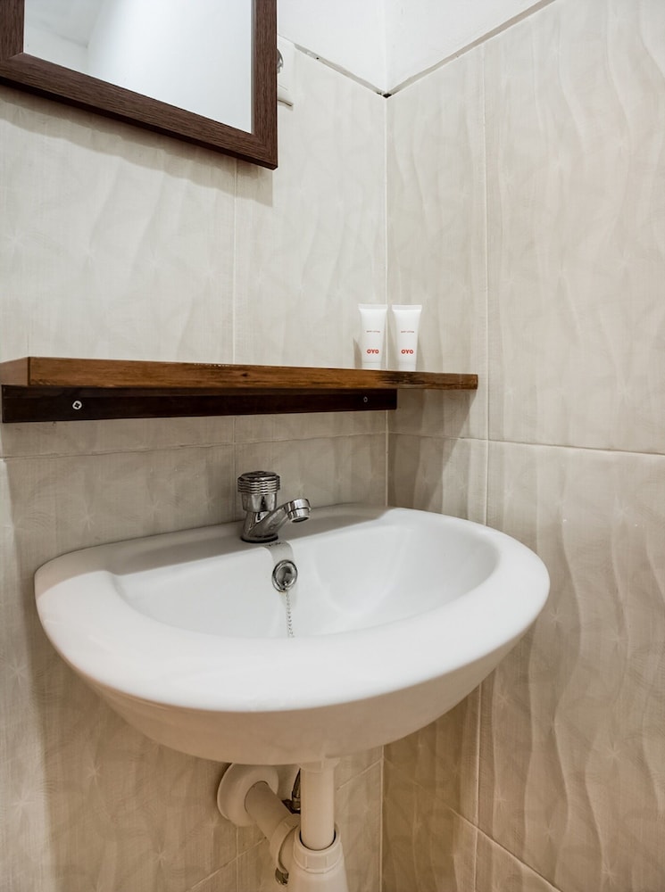 Super OYO Capital O 3463 Cimahi Guest House 16/16