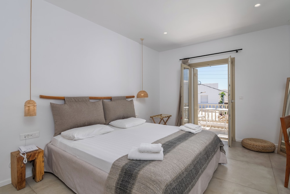 Arco Solium Suites 12/48