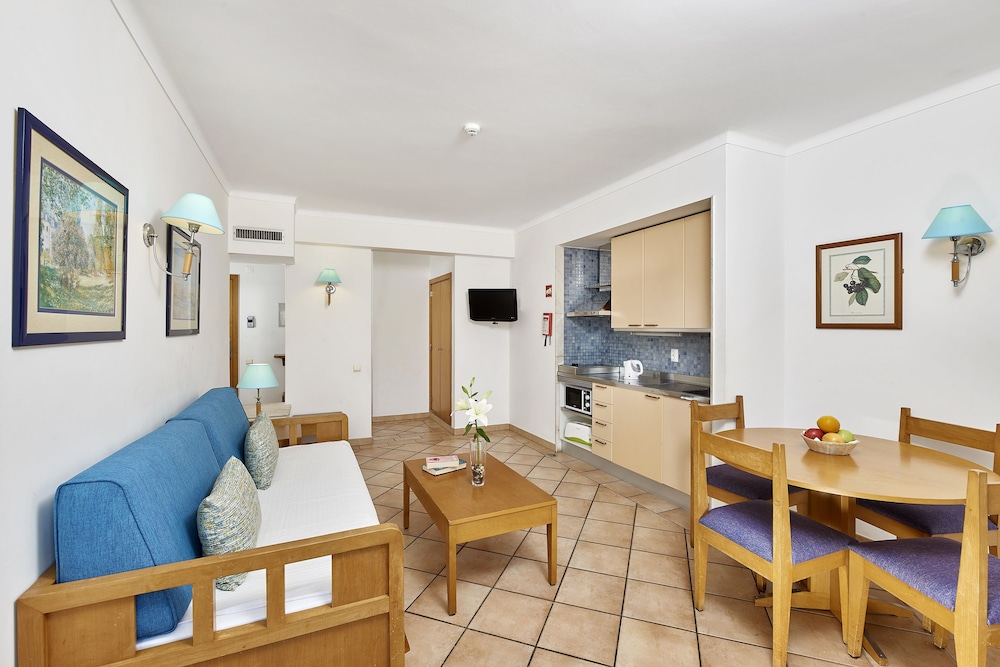 Oceanus Aparthotel 39/63