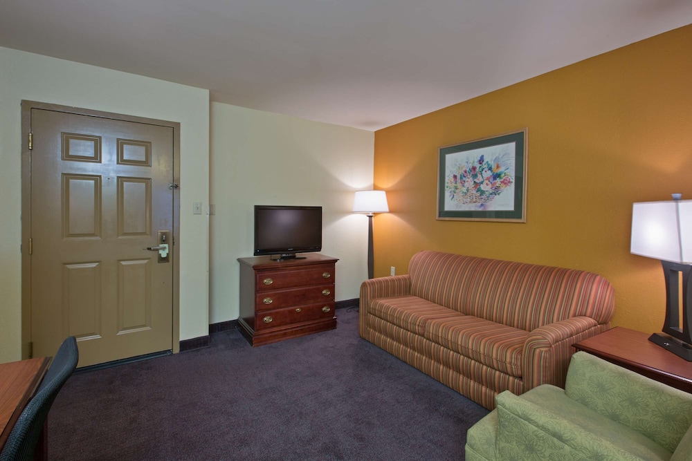 Country Inn & Suites By Radisson Richmond I-95 South VA 17/29