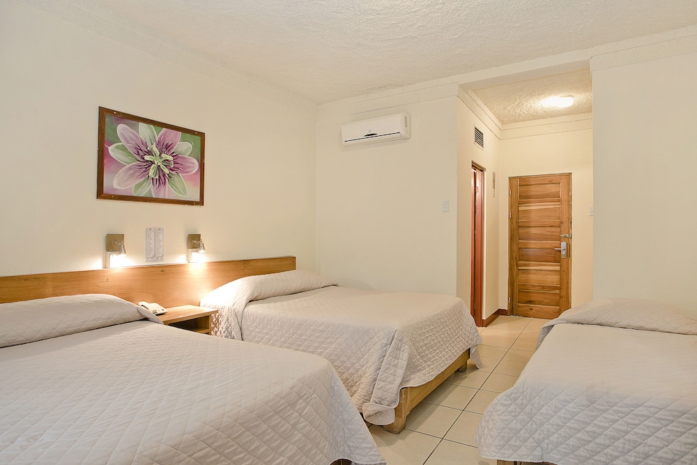 Hotel Boyeros 15/62
