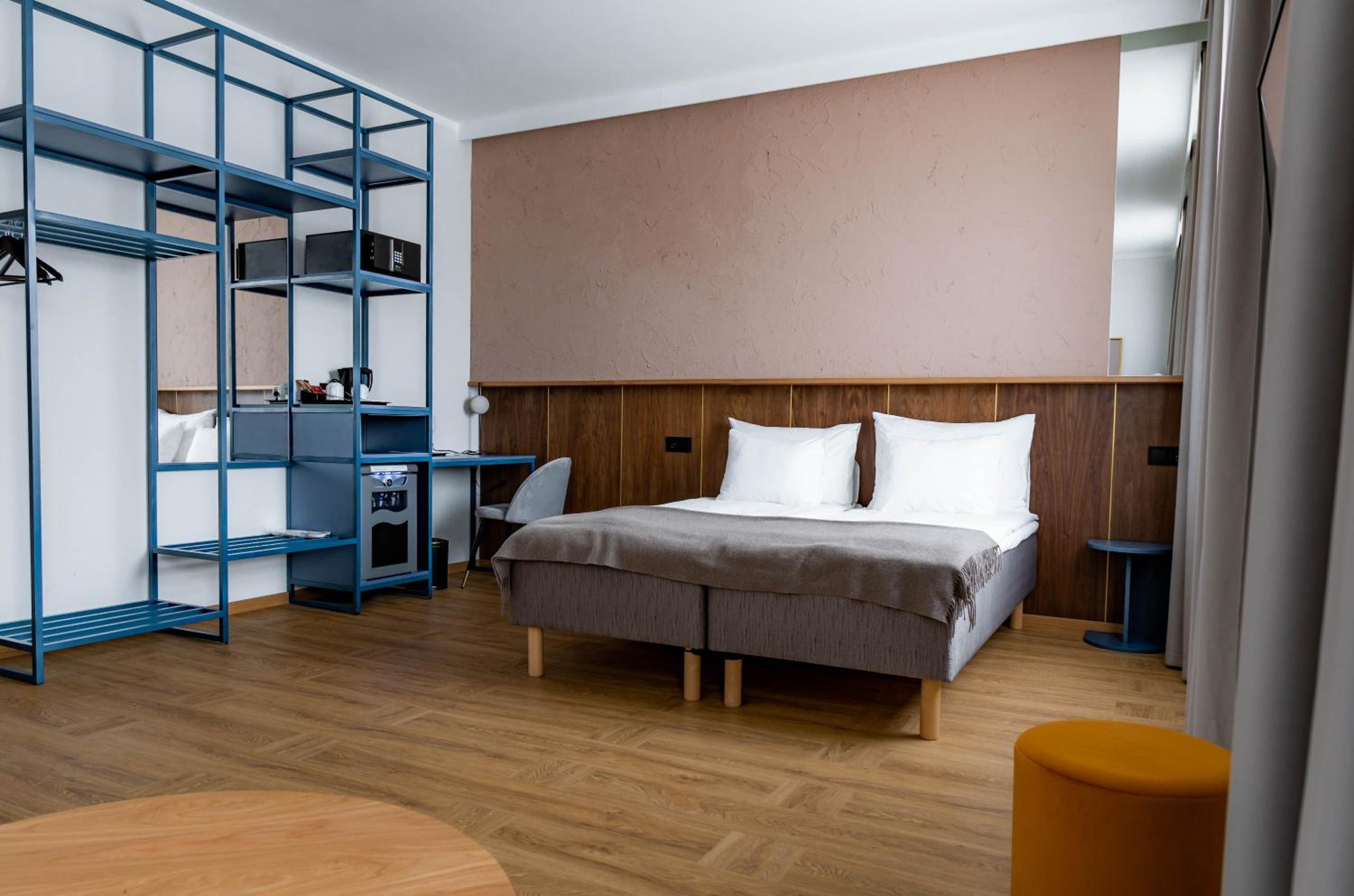 Narva Hotel 7/27