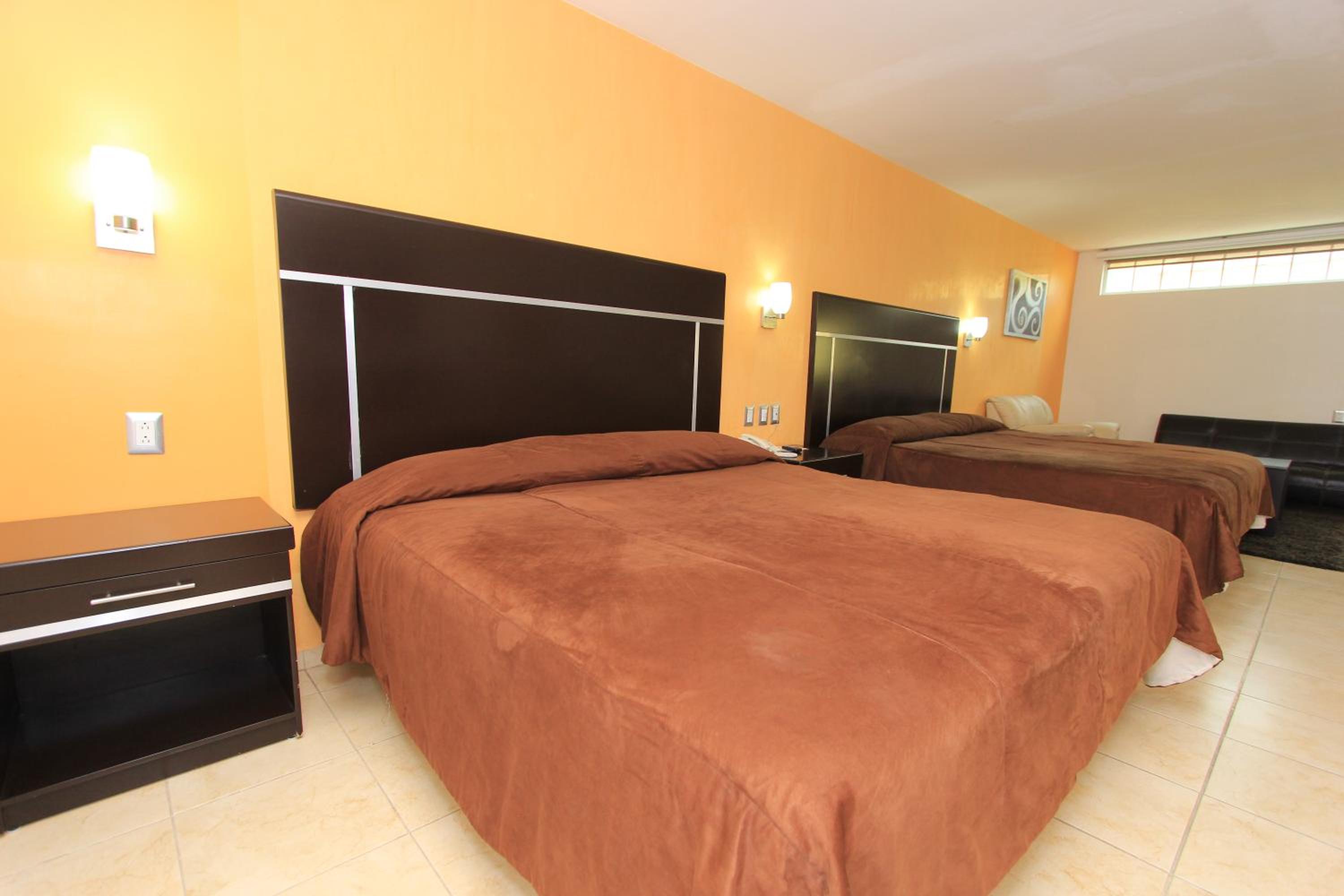 Hotel 5 Inn 18/50