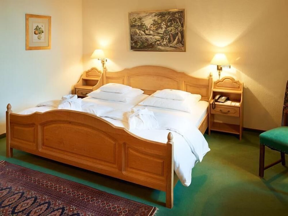 Hotel und Restaurant Burg Schnellenberg 14/54