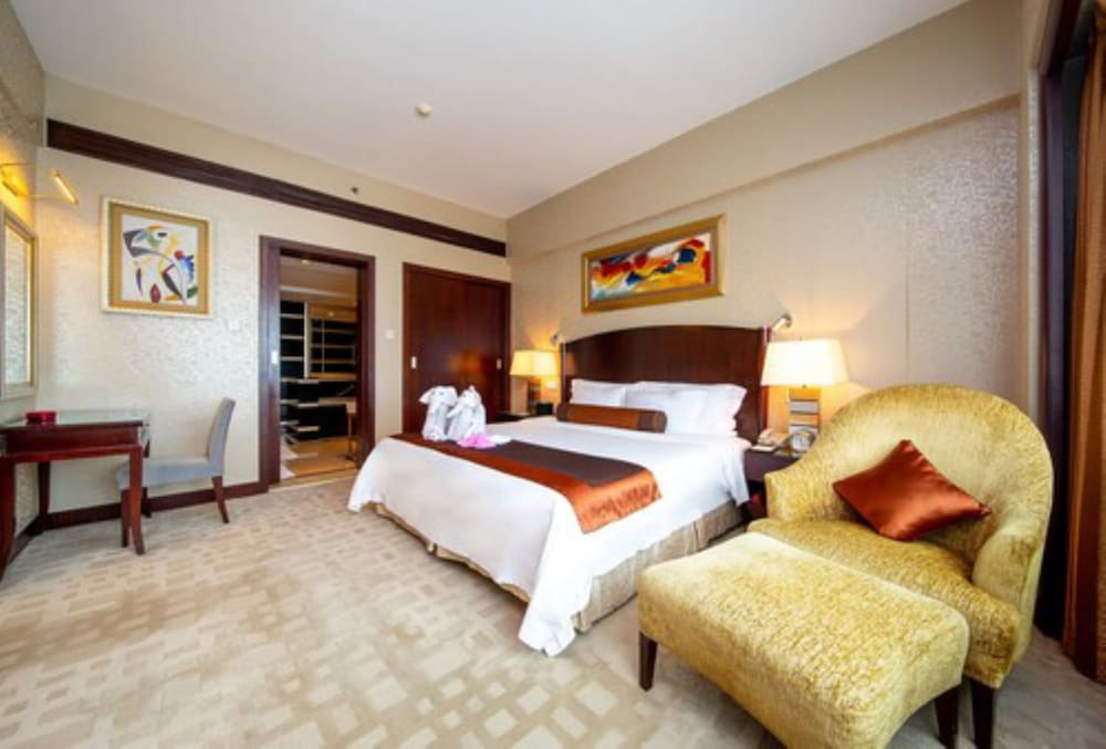 BUSINESS SUITE H