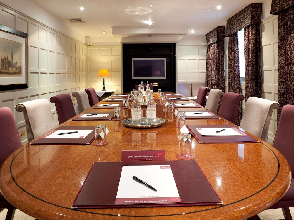 Mercure Salisbury White Hart Hotel 59/71