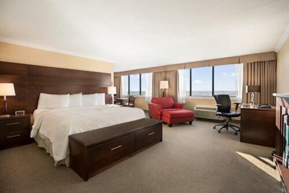 Senator Hotel And Conference Centre 14/29