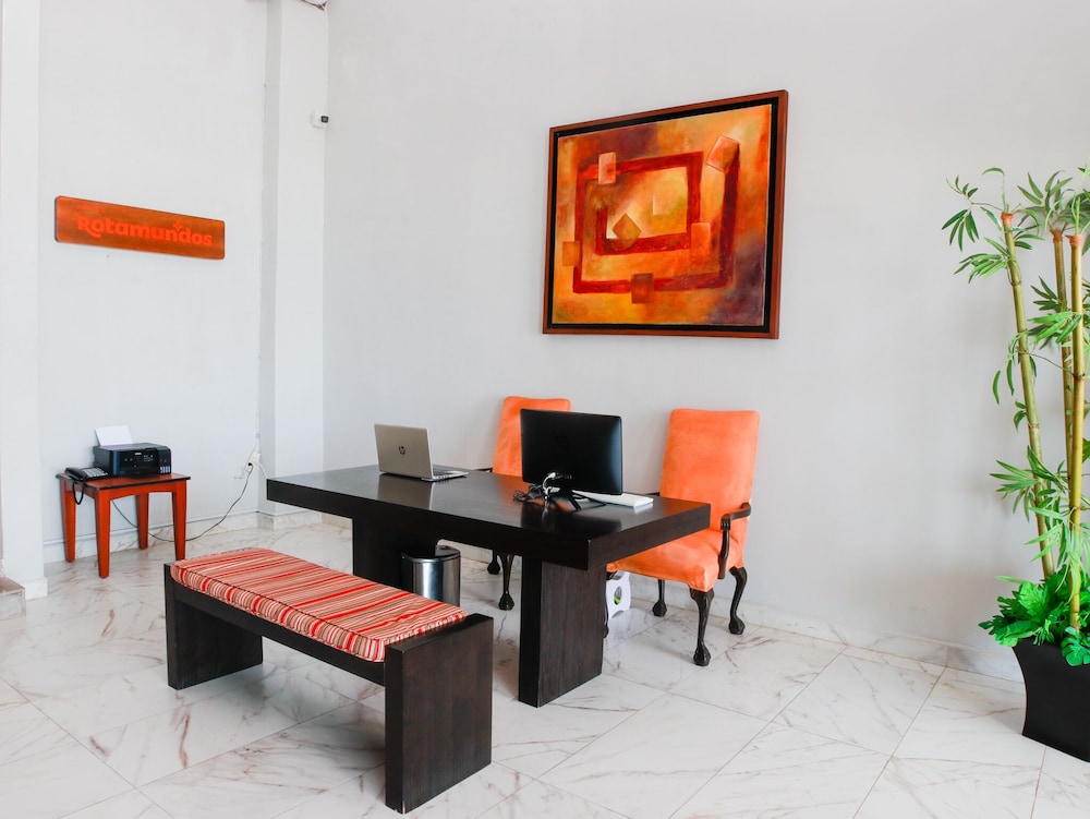 Casabella Art/Boutique Hotel 56/70