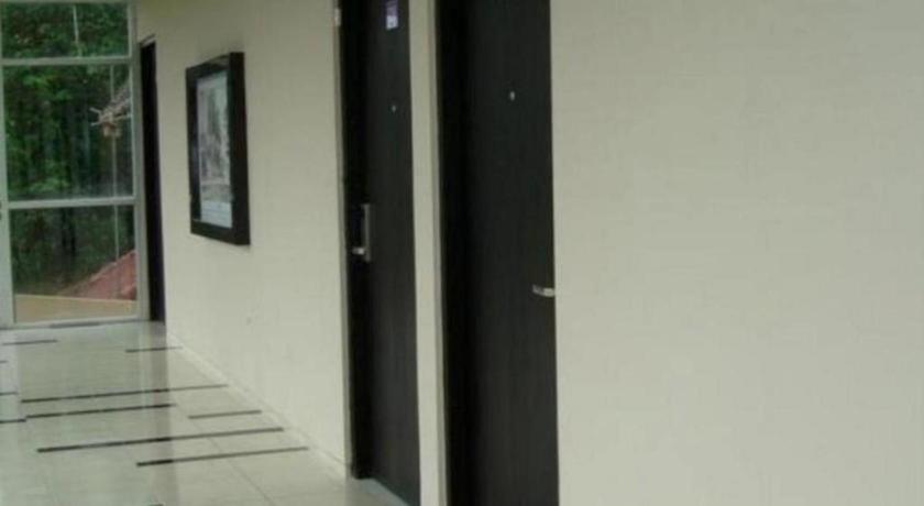 Hotel Royal Jember 12/24