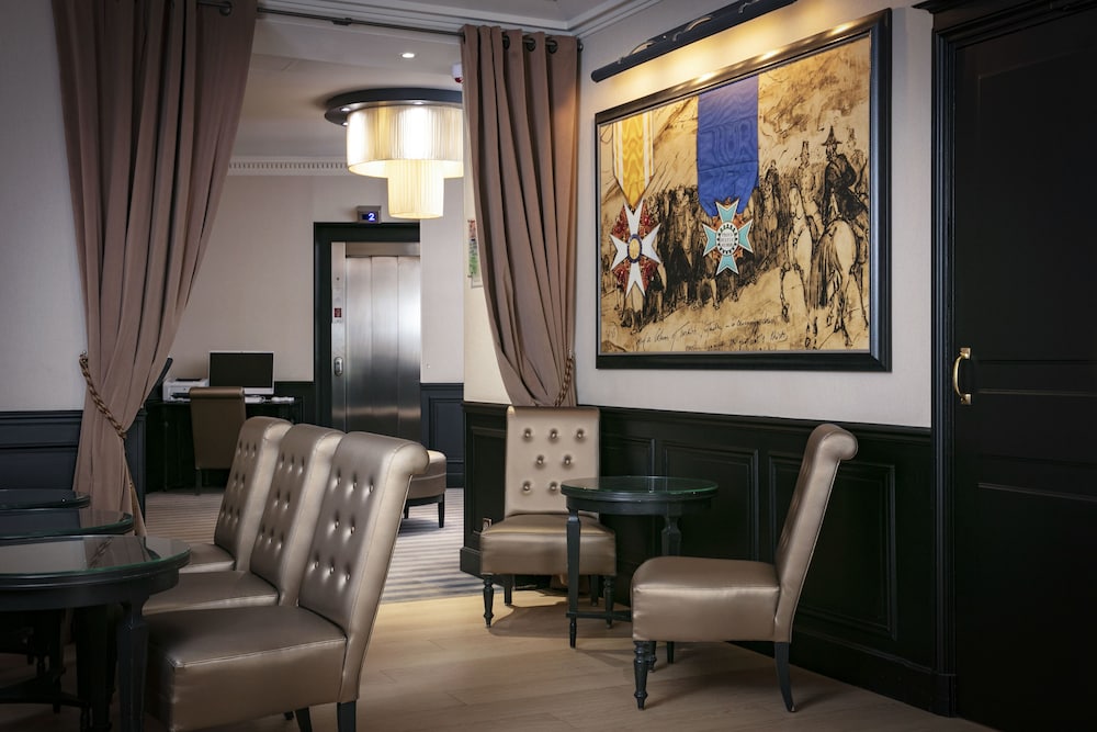 Hotel Saint Cyr Etoile 42/65
