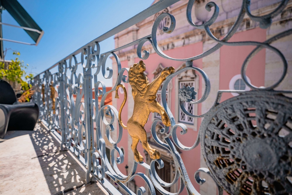 Quinta Colina by Shiadu in LISBON