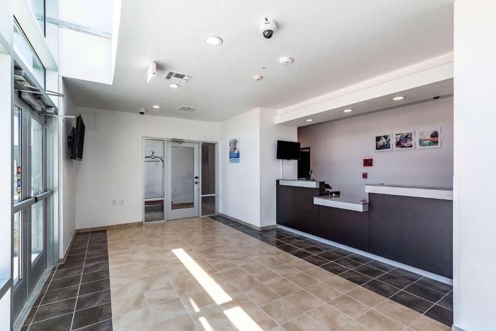 Studio6 San Marcos, TX 12/52