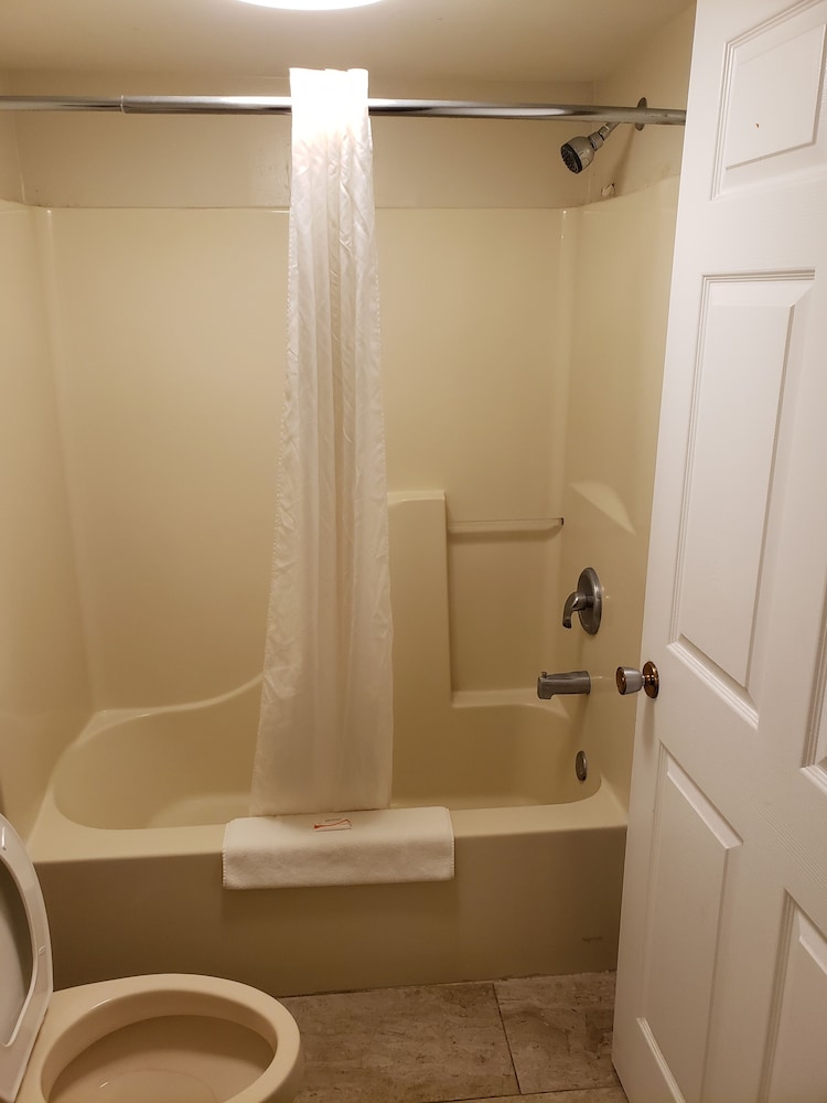 Peach Tree Inn 45/48