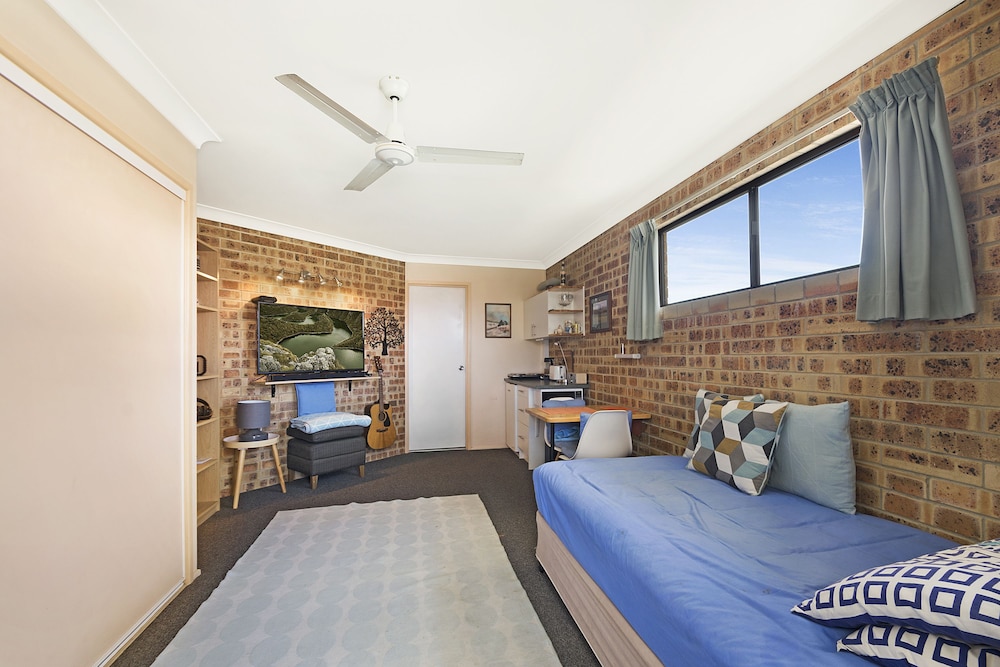Golden Beach Motor Inn 18/45