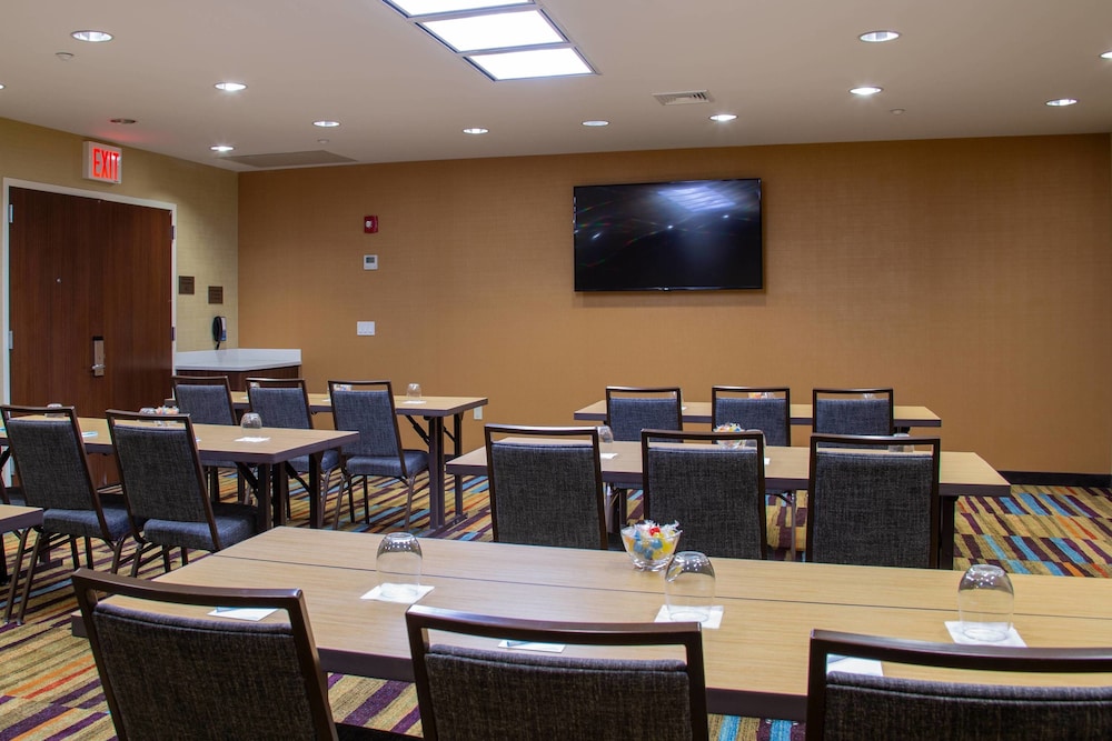 Fairfield Inn Suites New York Queens Fresh Meadows 33/43