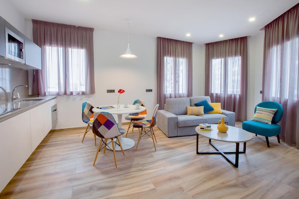 Gran Marina Suites 52/67