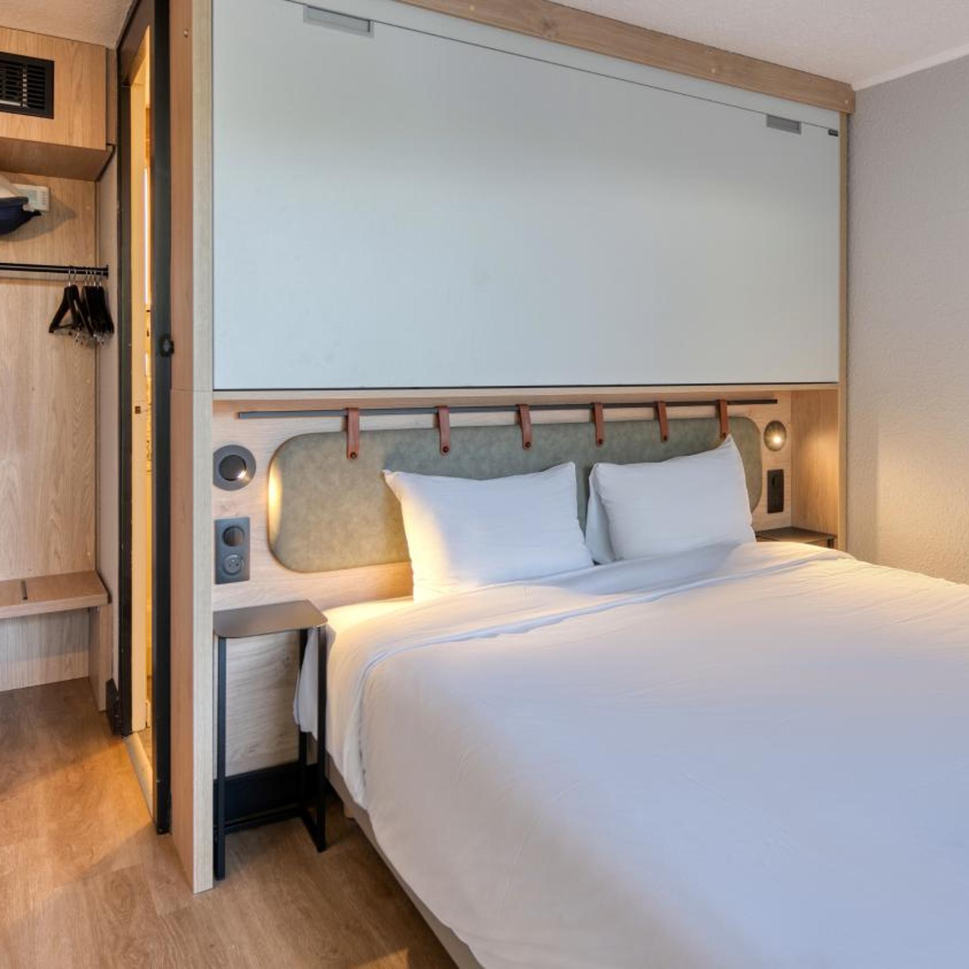 Standard, Bunk Bed, Queen Bed
