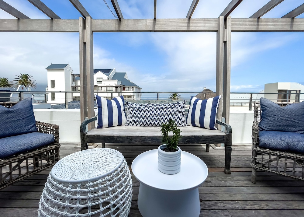 Le Paradis Penthouse Apartment 23/37
