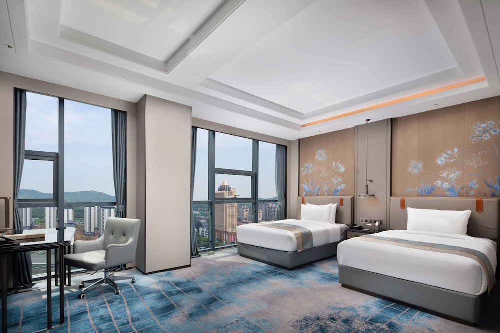 EXECUTIVE, 2 QUEEN BEDS