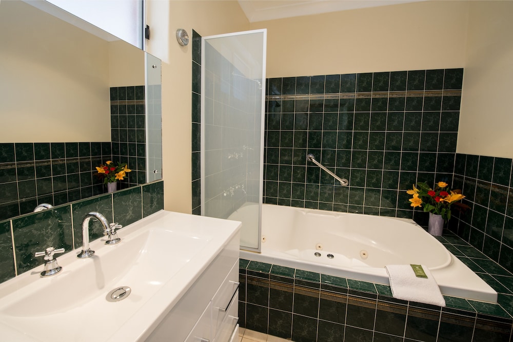BreakFree Port Pirie 34/38