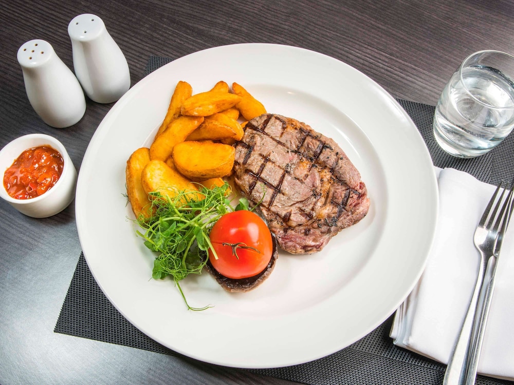 Mercure London Heathrow 26/68