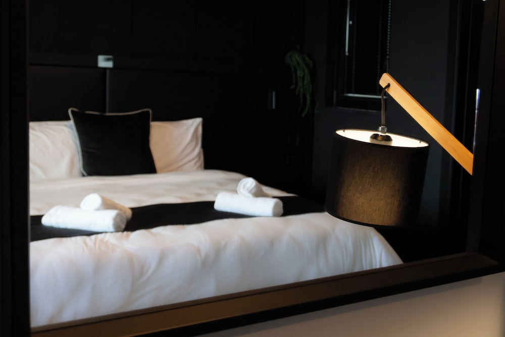 Block Hotel Rooms and Aparments 28/54