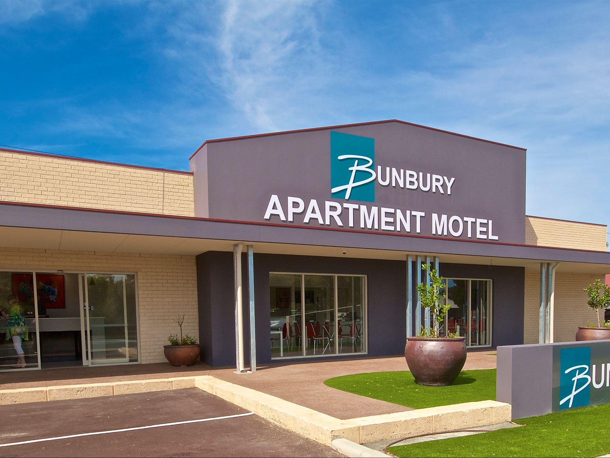 Motel, Double or Twin Bed