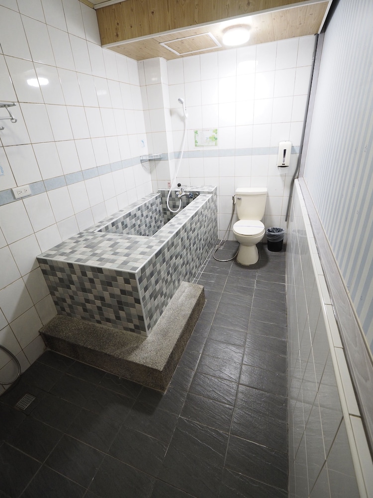 HeYue Hotel 22/55